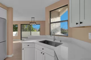 Photo #1: 240028111 Listing