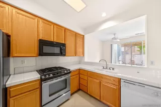 Photo #2: 240028127 Listing