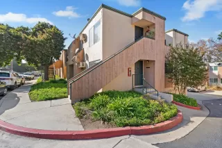 Photo #1: 240028152 Listing