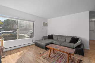 Photo #4: 240028152 Listing