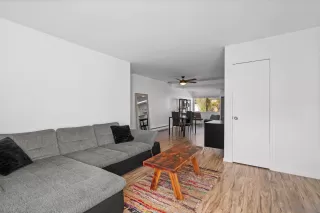 Photo #5: 240028152 Listing