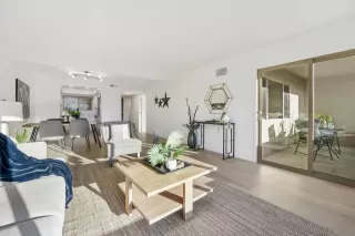 Photo #3: 240028154 Listing