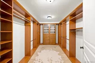 Photo #5: 240028177 Listing