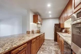 Photo #2: 240028193 Listing