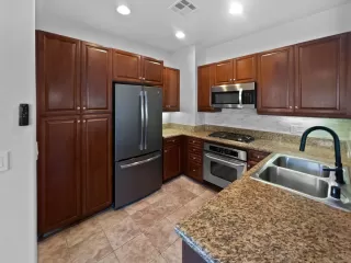 Photo #5: 240028302 Listing 