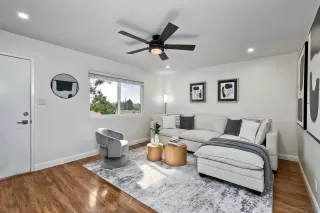 Photo #2: 240028315 Listing