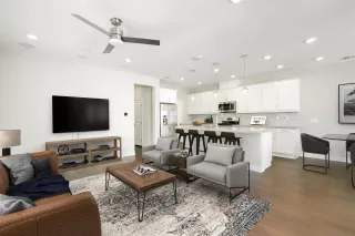 Photo #4: 240028349 Listing