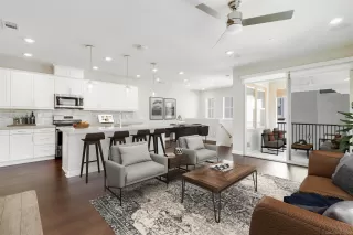 Photo #5: 240028349 Listing