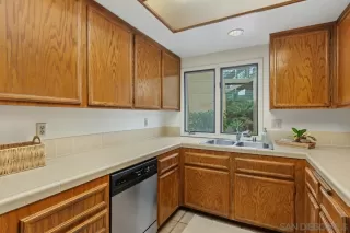 Photo #3: 240028350 Listing