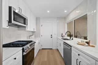 Photo #3: 240028354 Listing