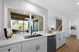 Photo #4: 240028354 Listing