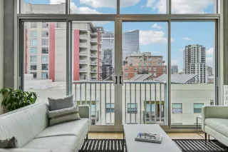 Photo #2: 240028370 Listing