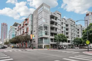 Photo #3: 240028370 Listing