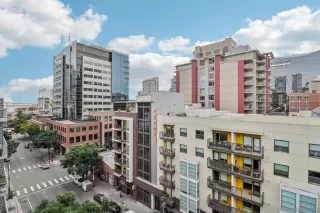 Photo #4: 240028370 Listing