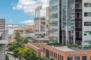 Photo #5: 240028370 Listing