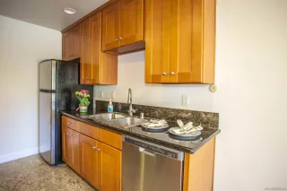 Photo #1: 240028377 Listing