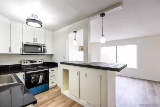 Photo #2: 240028380 Listing