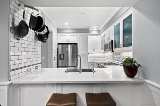 Photo #1: 240028382 Listing 