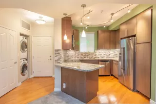 Photo #2: 240028391 Listing 