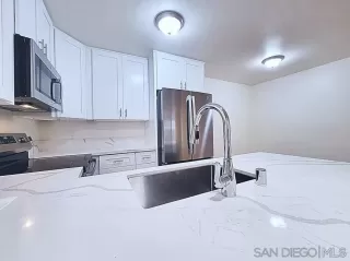 Photo #6: 240028392 Listing