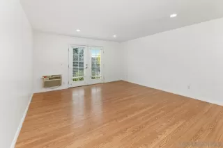 Photo #2: 240028401 Listing 