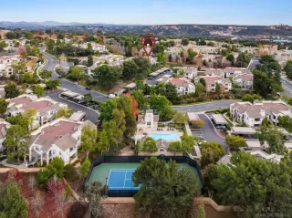 Photo #1: 240028418 Listing