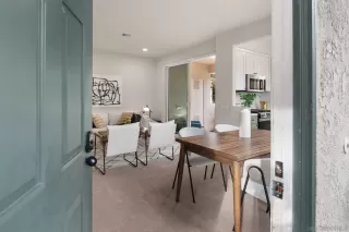 Photo #3: 240028418 Listing