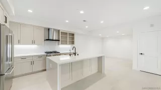 Photo #4: 240028472 Listing