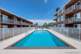 Photo #3: 240028531 Listing