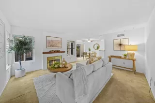 Photo #1: 240028543 Listing