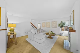 Photo #5: 240028543 Listing