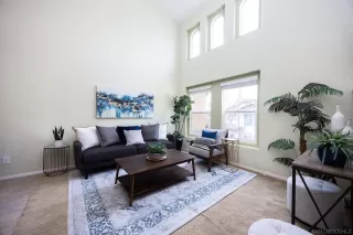 Photo #4: 240028573 Listing