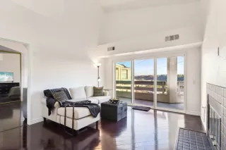 Photo #1: 240028609 Listing 