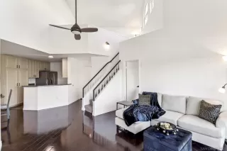 Photo #5: 240028609 Listing 