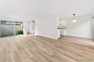 Photo #2: 240028648 Listing