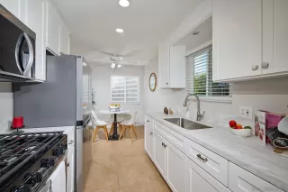 Photo #6: 240028679 Listing 