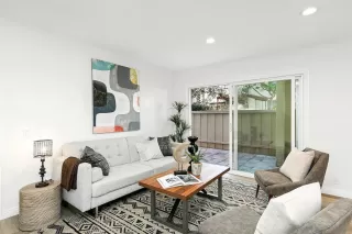 Photo #1: 240028775 Listing 