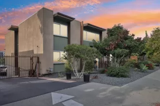 Photo #2: 240028846 Listing