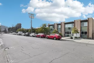 Photo #4: 240028846 Listing