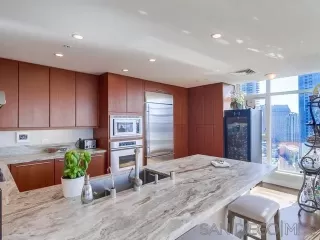 Photo #5: 240028926 Listing