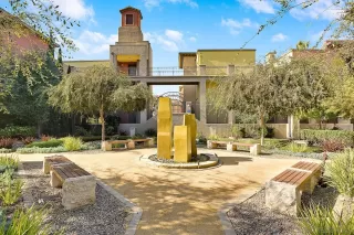 Photo #2: 240028997 Listing 