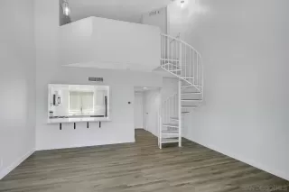 Photo #5: 240028997 Listing 