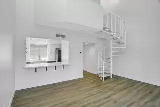 Photo #6: 240028997 Listing 