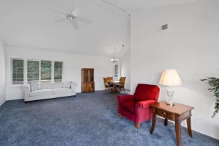 Photo #3: 240029019 Listing