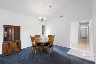 Photo #5: 240029019 Listing