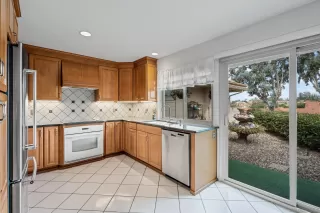 Photo #6: 240029019 Listing