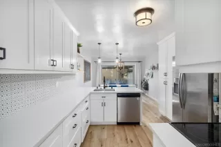 Photo #4: 250000002 Listing