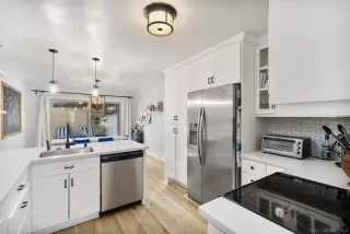 Photo #5: 250000002 Listing