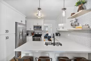 Photo #6: 250000002 Listing