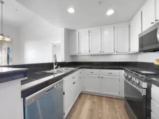 Photo #5: 250000018 Listing 